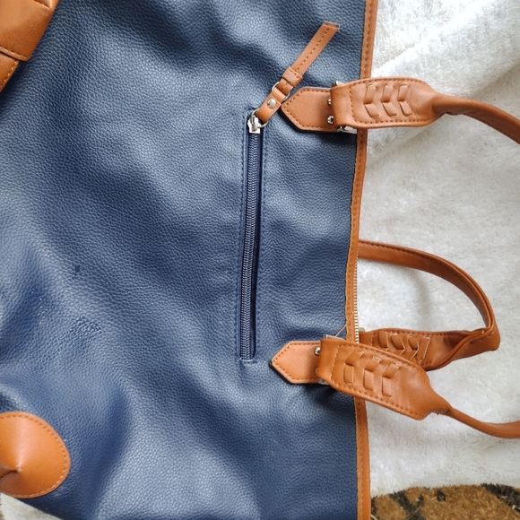 Purse Rossetti New Navy w/camel colored accents - Picture 3 of 6